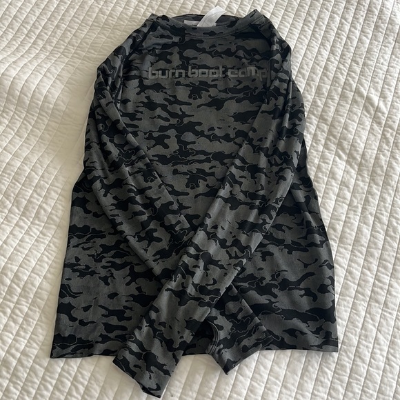 Burn Bootcamp Large camo shirt - Picture 2 of 4